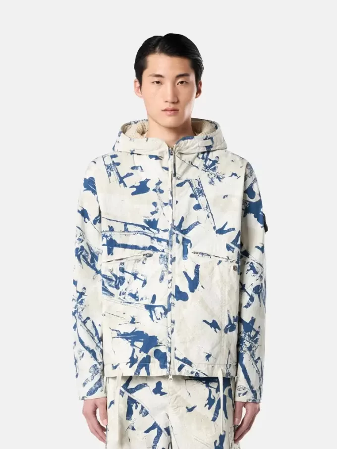 Veste à capuche avec imprimé camouflage et traitement anti-gouttes Veste à capuche avec imprimé camouflage et traitement anti-gouttes