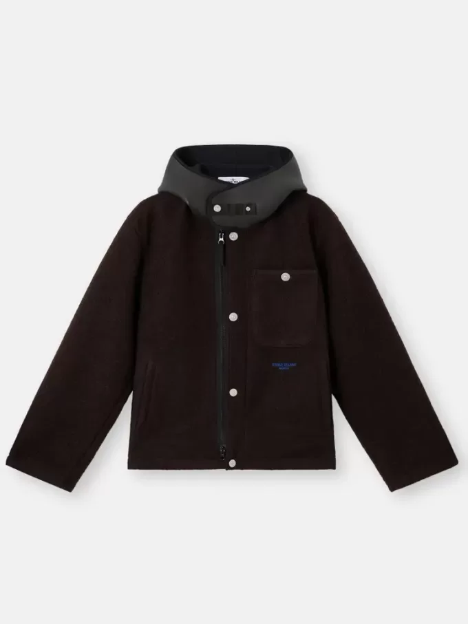 Veste à capuche avec jugulaire et poche poitrine Veste à capuche avec jugulaire et poche poitrine