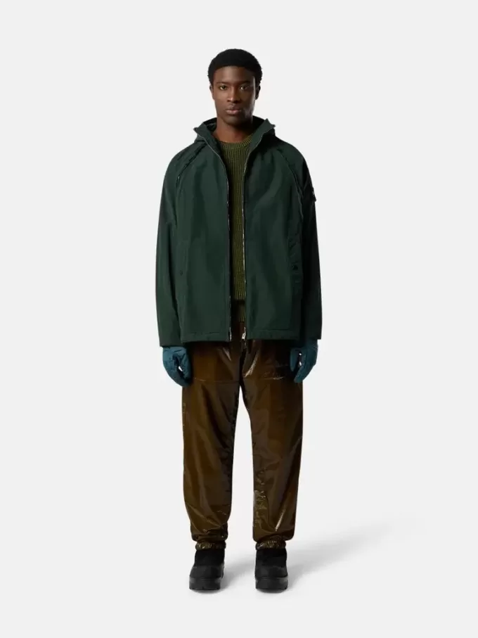 Veste à capuche avec poches anti-chute et zippées Veste à capuche avec poches anti-chute et zippées