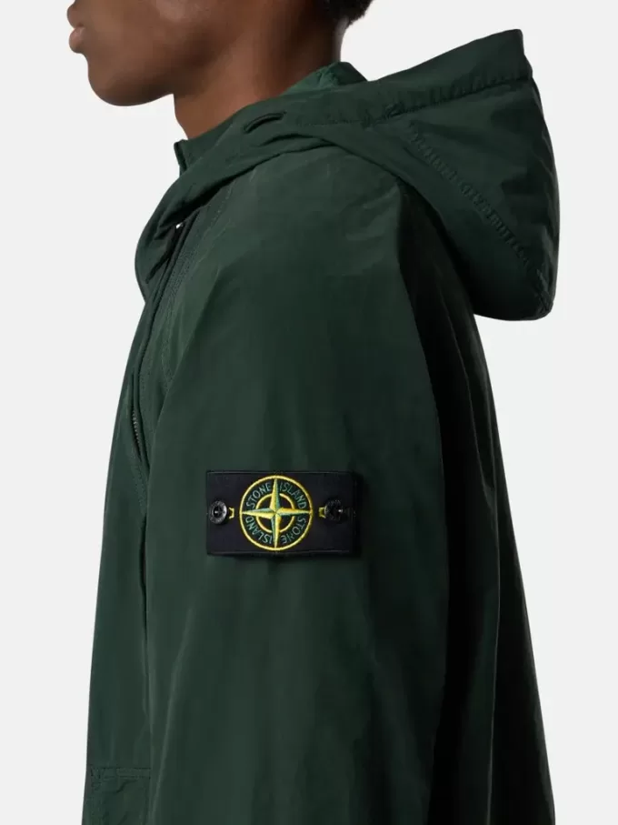 Veste à capuche avec poches anti-chute et zippées Veste à capuche avec poches anti-chute et zippées