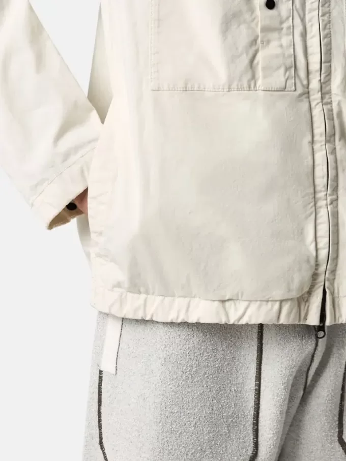 Veste à capuche avec poches poitrine et anti-chute Veste à capuche avec poches poitrine et anti-chute