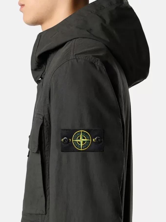 Veste de terrain à capuche avec poche anti-chute et poches poitrine Veste de terrain à capuche avec poche anti-chute et poches poitrine
