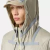 Veste légère à capuche avec détails anti-chute et réfléchissants Veste légère à capuche avec détails anti-chute et réfléchissants