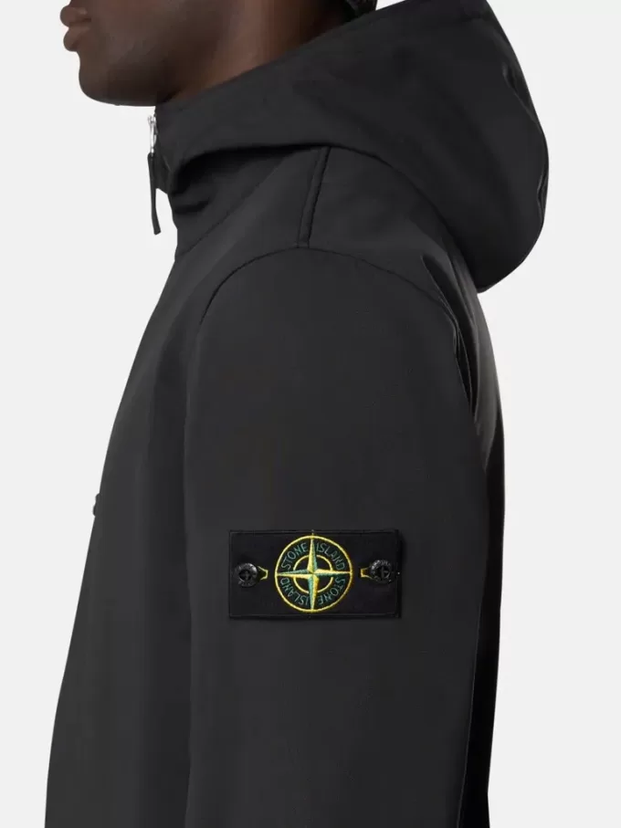 Veste légère à capuche avec membrane résistante aux intempéries Veste légère à capuche avec membrane résistante aux intempéries