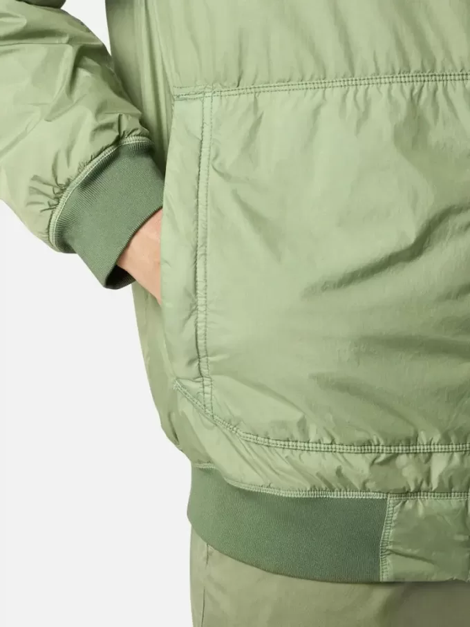 Veste matelassée avec traitement anti-chute et résistance au vent Veste matelassée avec traitement anti-chute et résistance au vent